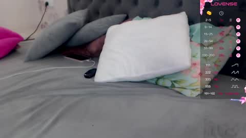 anna_asss online show from April 18, 2026, 7:07 pm