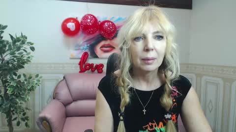 Anna Ditrih online show from February 12, 2025, 1:16 pm