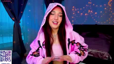 anna_elfiii online show from February 11, 2026, 2:33 pm