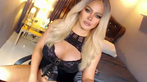 Snapshot of anna_mclaine chatting on June 26, 2026, 6:07 am Miss Anna online show from June 26, 2026, 6:07 am