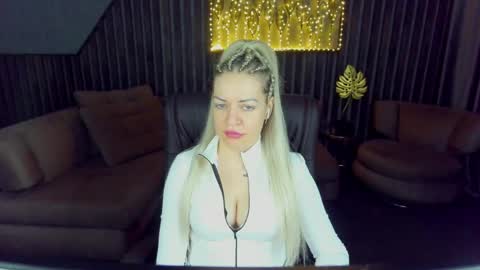 anna_snow9 online show from April 18, 2026, 5:33 am