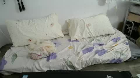 anna_xyz online show from June 29, 2026, 1:45 am