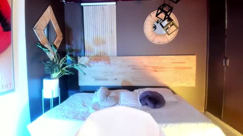 Anna online show from September 21, 2025, 3:41 am