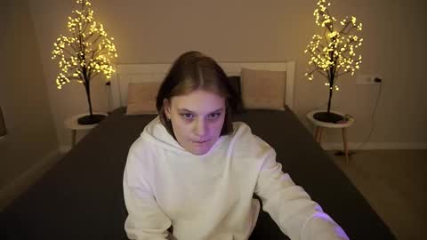 Anna online show from September 22, 2025, 12:07 pm