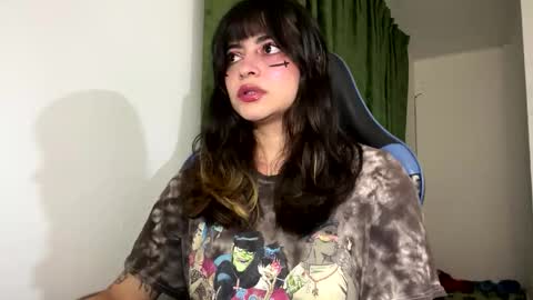 Anna online show from December 17, 2025, 1:33 am