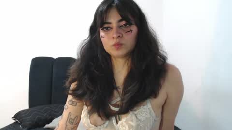 Snapshot of annacrow chatting on June 12, 2026, 11:46 pm Anna online show from June 12, 2026, 11:46 pm