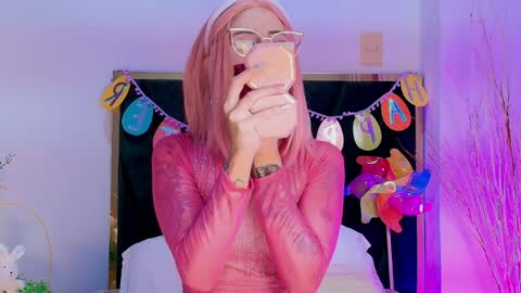 Anna Denver online show from April 3, 2026, 6:06 pm
