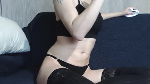 annahotcrazy online show from November 4, 2025, 8:52 pm