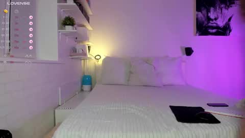 Snapshot of annarandall chatting on December 17, 2025, 1:33 am Anna online show from December 17, 2025, 1:33 am