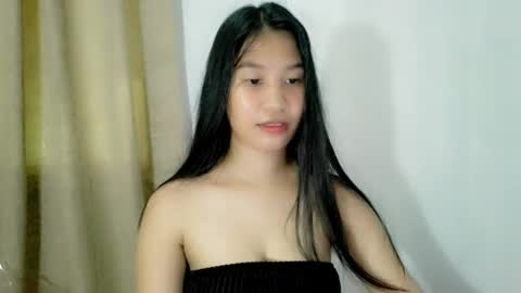 Riane online show from September 20, 2025, 8:04 am