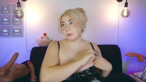 Snapshot of annays_love chatting on May 16, 2026, 5:59 am dani online show from May 16, 2026, 5:59 am