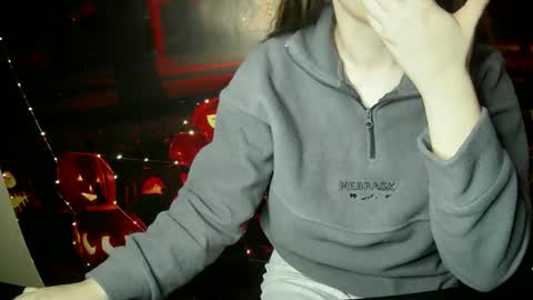 Bella online show from October 11, 2025, 7:51 am