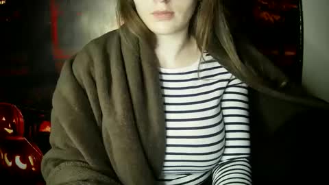 Bella online show from October 21, 2025, 5:13 pm