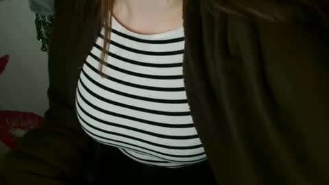 Bella online show from November 20, 2025, 6:18 pm