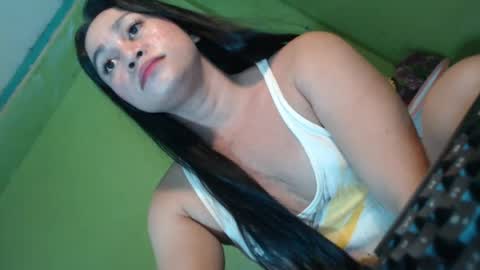 Snapshot of anne_hotaway chatting on June 27, 2026, 12:04 am anne_hotaway online show from June 27, 2026, 12:04 am