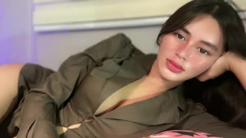 Snapshot of annedee_ chatting on December 18, 2025, 9:54 pm Kim online show from December 18, 2025, 9:54 pm