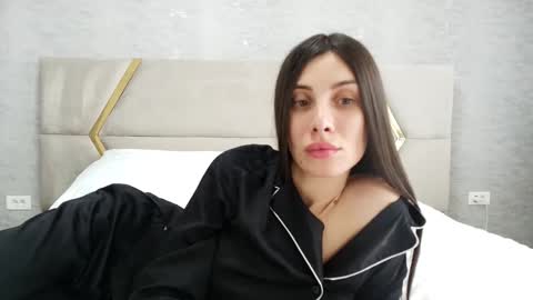 AnneHotxxx online show from May 13, 2026, 8:34 am