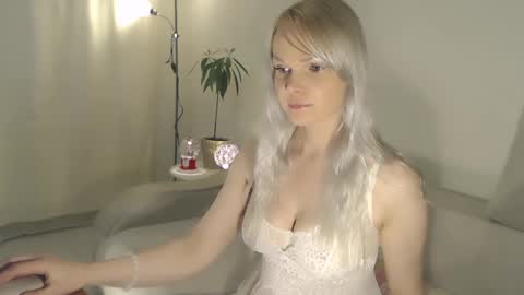 Snapshot of annett chatting on December 7, 2024, 12:30 am Annett online show from December 7, 2024, 12:30 am