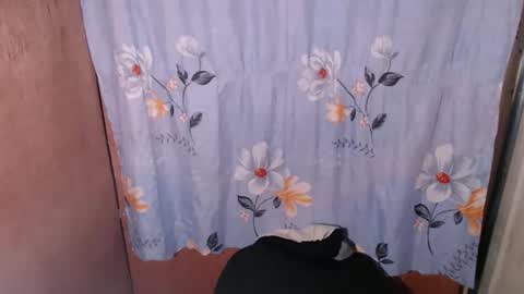 Snapshot of anney_slut chatting on September 18, 2025, 12:18 pm anney online show from September 18, 2025, 12:18 pm