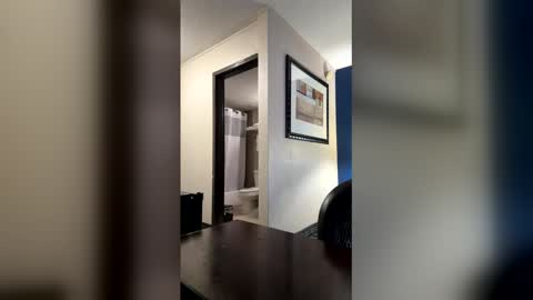 anngeeleena online show from March 6, 2026, 10:50 pm