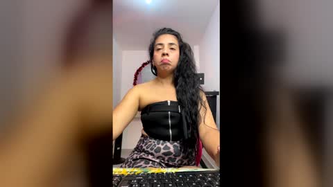 Snapshot of anngela01 chatting on January 7, 2026, 2:14 am anngela online show from January 7, 2026, 2:14 am