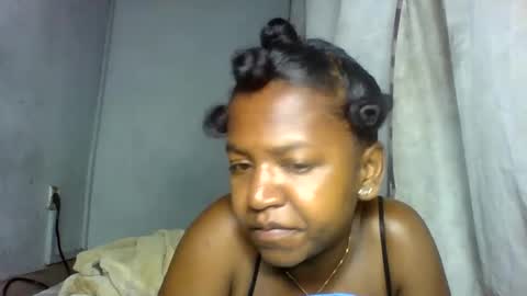 annick98 online show from February 15, 2026, 8:27 pm