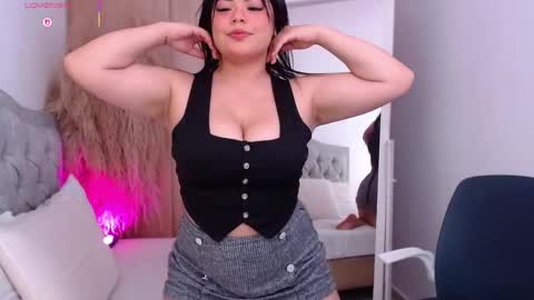 annie_20_ online show from April 15, 2026, 5:31 pm