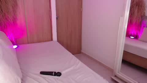 Snapshot of annie_20_ chatting on April 17, 2026, 3:59 pm annie_20_ online show from April 17, 2026, 3:59 pm