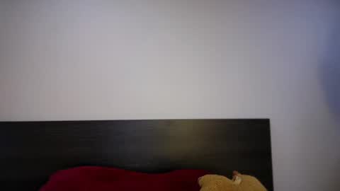 Snapshot of annie_cattie chatting on June 19, 2026, 9:40 pm Anniecattie online show from June 19, 2026, 9:40 pm