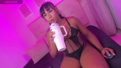 Snapshot of annie_dolce_ chatting on March 2, 2026, 11:11 pm annie_dolce_ online show from March 2, 2026, 11:11 pm