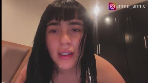 JEANNE no olvides seguirme dont forget follow me  uu online show from October 8, 2025, 8:50 pm