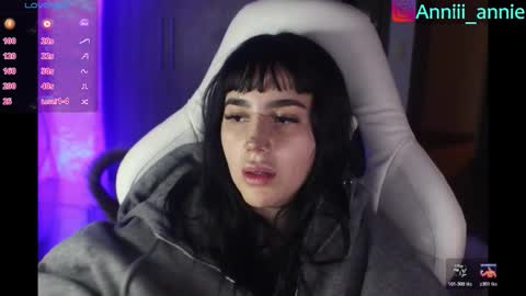 Snapshot of annie_snow_ chatting on March 3, 2026, 12:50 am JEANNE no olvides seguirme dont forget follow me uu online show from March 3, 2026, 12:50 am