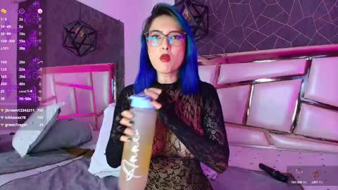 Snapshot of annie_swan chatting on March 10, 2025, 3:52 pm Annie online show from March 10, 2025, 3:52 pm