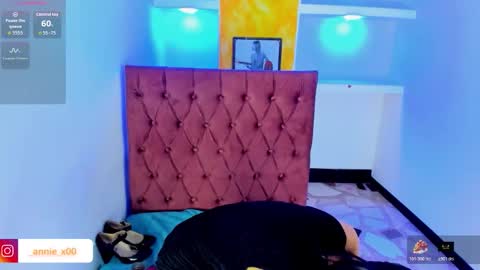 Anniee online show from November 13, 2025, 1:32 pm