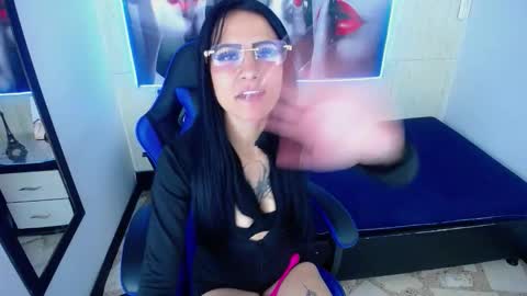 Anniee online show from January 17, 2026, 1:38 pm