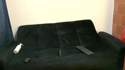 annieflaming online show from December 17, 2025, 11:33 pm