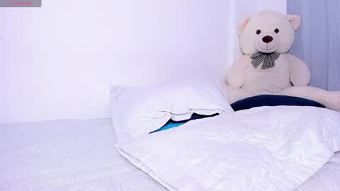 Annie  online show from December 6, 2024, 4:03 am