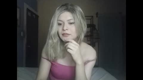 Snapshot of anniejarocha chatting on May 2, 2026, 4:39 am JarochaFem online show from May 2, 2026, 4:39 am