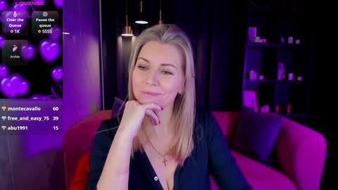 Annie online show from December 4, 2024, 8:56 am