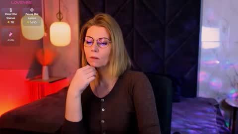 Annie online show from January 14, 2026, 8:20 am