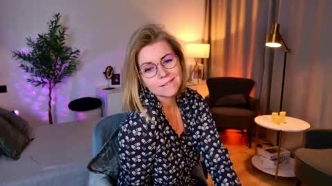 Annie online show from May 19, 2026, 6:53 am