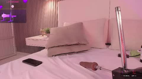Snapshot of anniie_clarkson chatting on June 20, 2026, 8:55 pm ANNIE online show from June 20, 2026, 8:55 pm