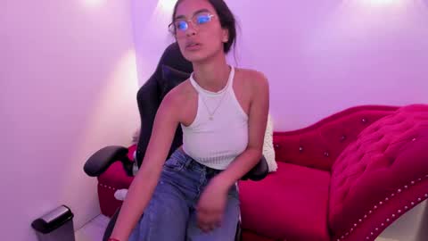 Snapshot of anniie_evans1 chatting on January 21, 2025, 8:32 pm Annie Evans online show from January 21, 2025, 8:32 pm