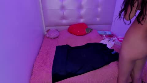 Snapshot of anniie_evans1 chatting on February 4, 2025, 8:06 pm Annie Evans online show from February 4, 2025, 8:06 pm