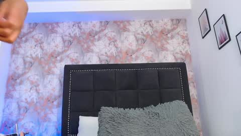 Snapshot of anniieleonhart chatting on February 5, 2025, 8:25 pm Anniieleonhart online show from February 5, 2025, 8:25 pm