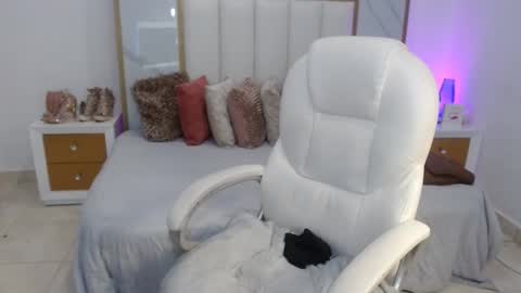 anna online show from December 16, 2025, 7:08 pm