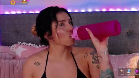 Antonella Lee online show from November 25, 2025, 7:58 pm