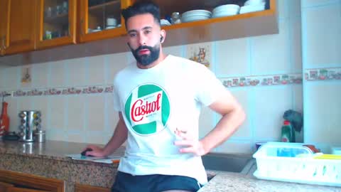 Snapshot of annuler_9 chatting on February 19, 2025, 2:44 pm adrenalinE online show from February 19, 2025, 2:44 pm