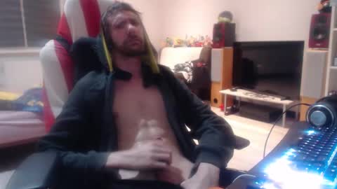 LoyalDog online show from April 17, 2026, 12:35 am