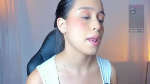 Snapshot of anny_jones77 chatting on July 10, 2026, 1:21 am Anny online show from July 10, 2026, 1:21 am